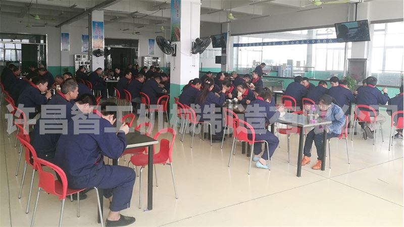 強(qiáng)化“食堂”管理，保障“舌尖”安全 許昌智工餐廳