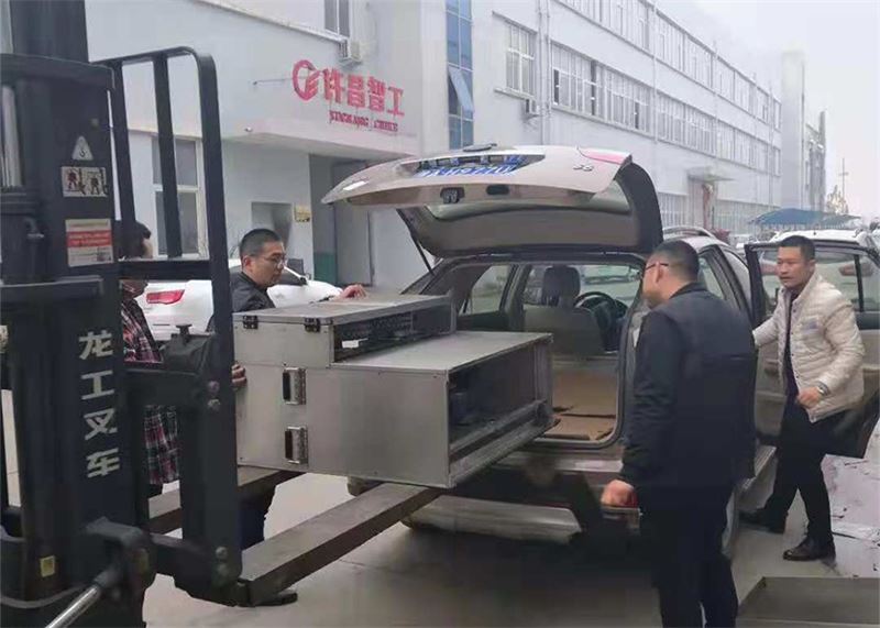 河南王總來(lái)許昌智工試機(jī)湯圓制陷機(jī)效果滿意現(xiàn)場(chǎng)拉走！