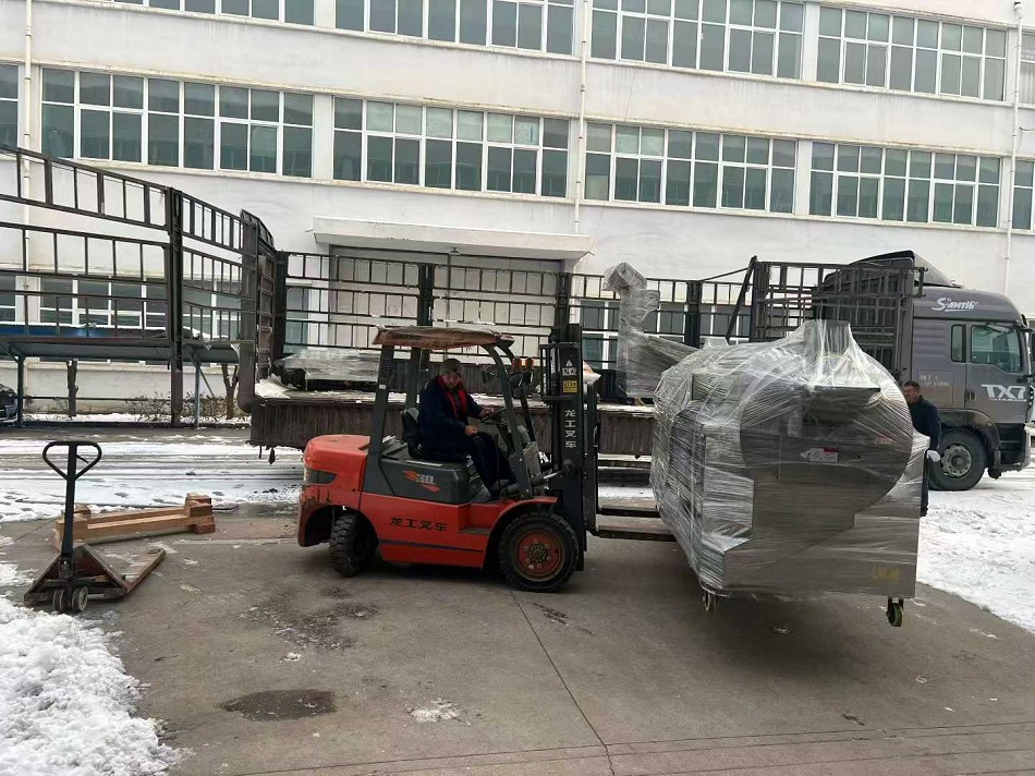 許昌智工4米炒瓜子電磁流水線(xiàn)炒貨機(jī)發(fā)貨河北